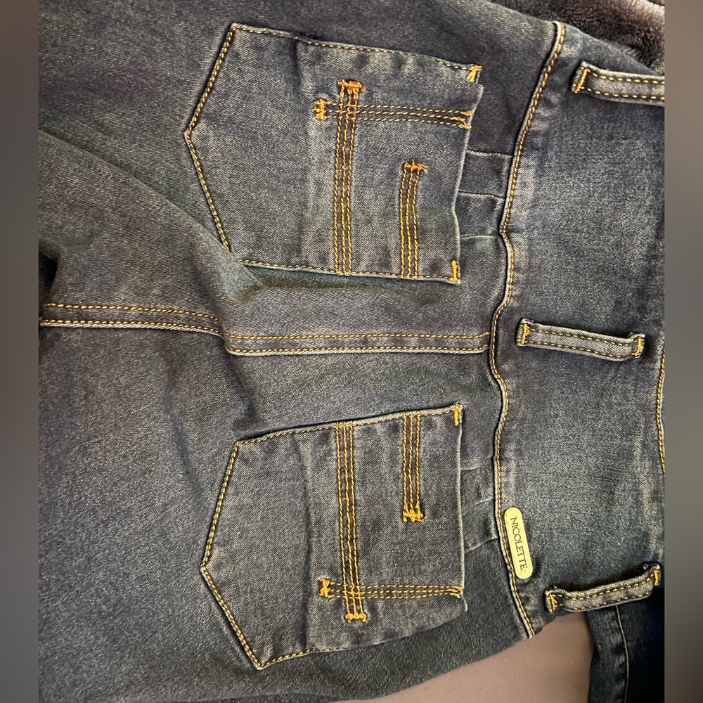 NICOLETTE jeans, size 3, run a little small, color dark blue, colombian 8